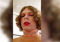 Deepthroating massive sex toy