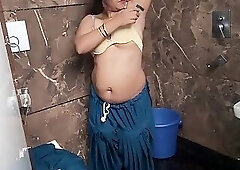 Indian Cougar Aunty enjoy Blowjob and fucked