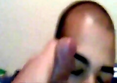 A married Arab sucks his owner not to pay the month 4