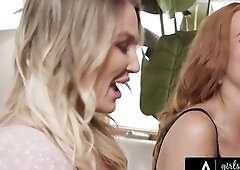 Hawt Chicks Massage Every Other