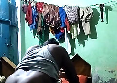 Beth Bennett In Wants Designer Clothes But Doesnt Want To Pay For It