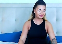 amateur blonde solo webcam