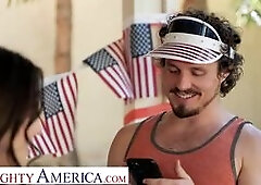 Aubree Valentine & Jackie Hoff give Jackie's boyfriend a hot threesome