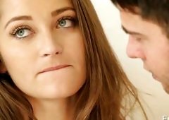 Gorgeous Babe With An Attractive Body