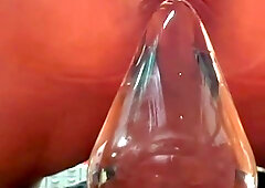 Ramming 75mm glass butt-plug close up