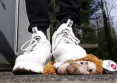 Teddy vs. Buffalo Sneaker