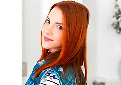 Aesthetic redhead chick Sandra fucked by a large penis