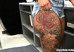 Stunning lady with red lips and gorgeous big boobies Halle Hayes