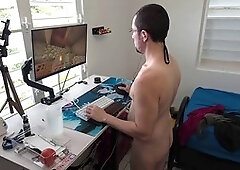 A horny naked guy plays Minecraft solo