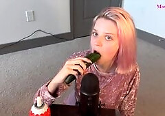 ASMR-Cucumber Sucking