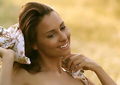 Hot all natural beauty Anetta Keys showing of beautiful natural naked body