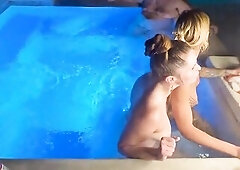 Sexy Tub Trio With Scarlett Gushes & Deliah Grace