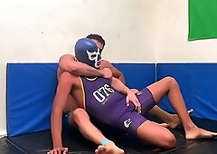 Fighting, wrestling gay, pelea lucha