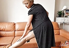 AuntJudys - Curvy mother I'd like to fuck Wanilianna undresses for u