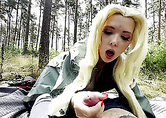 Naruto cosplayers decide to fuck in the woods: Kakashi vs Tsunade