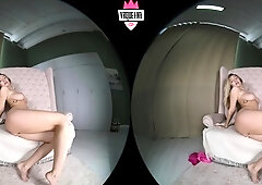 Homemade amateur webcam babe masturbating