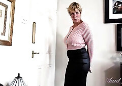 Your Breasty Aged Teacher Mrs. Molly needs to watch u after class for a very specific lesson! Mrs. Molly pulls out her LARGE AGED MELONS, undresses do