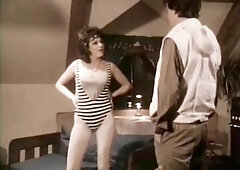 Hope Russell and her divorced mother, Dianne, live jointly and one as well as the other have dude troubles. Dianne can't get over her ex, Roger, 