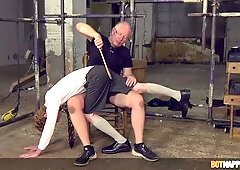 Homo dad Sebastian Kane predominates bony youngster Avery Monroe