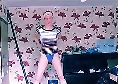 SISSY IS ALWAYS HUNGRY FOR RAW COCK