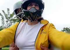 Picking Up Didi Customer Without Bra!