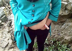 Ajnabi Ne Jungle Me Sonal Bhabhi Ki Choot Me Ungli Dalkar Maza Diya - Leigh Darby