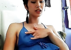 Oakland hipster Sarah SeaSol Seagreen is tone deaf AND dumb, but hot and skanky