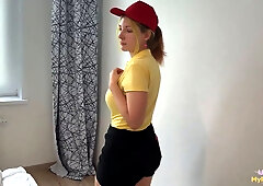 I offered the pizza delivery girl sex to make up for the long wait for my order