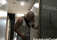 Muscled black dude jizzes