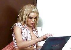 Big booty blonde tranny plays with her she cock solo