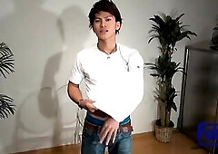 Lean Muscled Guy Serviced