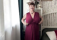 The absolute DISASTER of plus size dresses with _pumped up-in cups