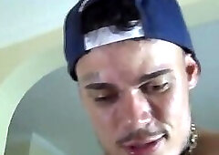 Bad boy fucking a twink - parte 3