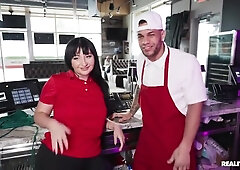 Aleksa Mink In Big Brat Pizza Shop (7125)