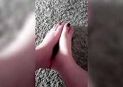 Gorgeous legs and toes