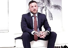 Tattooed Man Maxxx Steele Gives A Hard Pounding To Nia Bleu’s Cunt!