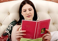 Soloing short-haired brunette Margo Von Teese stimulates herself