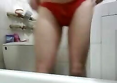 im a dressed girlfriend clothes in bathub