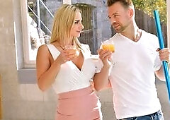 Busty bombshell Nathaly Cherie seduces pool boy Erik Everhard in today's DDF Network hardcore masterpiece! Sit back and watch that curvy light-sk