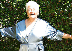 Granny Shows Her Beaver Still Needs Some Action - MatureNL