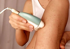 Juicy babe with a voluptuous booty and natural bush