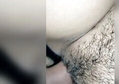 Se la pongo bien dura a puras chupaditas