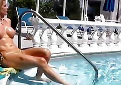 Curvy Delia DeLions nails wet pussy with her hard shecock