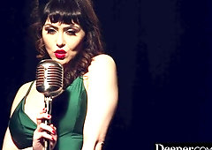 Big-Titted Night Club Singer Gets Rammed