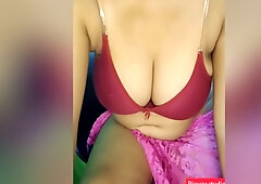 Shruti Bhabhi In Desi Hot Bengali Teasing With Her Sexy Cuvres