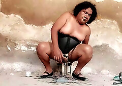 Tranny Elizabeth cracks her backside with 1.five liter bottle extraordinary assfucking injection