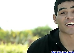 Gaysex muscle jock tugging his dong