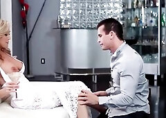 screwed in the club hawt mother i'd like to fuck