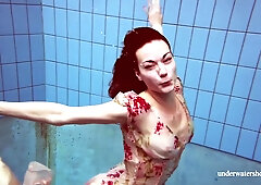 Sexy Italian Chick Martina Underwater