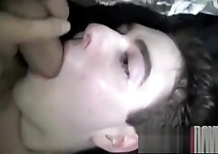 Novinho sendo fudido pelo casal hard core